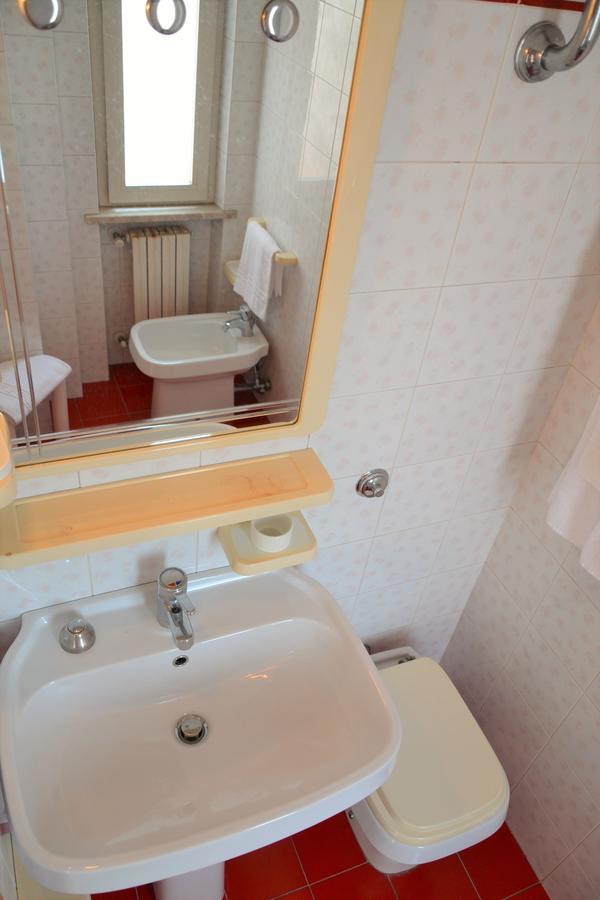 Hotel Antares Garni Giulianova Exterior foto